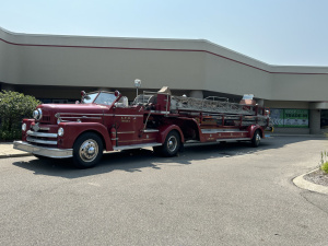Vintage-Ladder-Truck