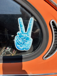Piqua-1972-Super-Beetle-3-peace-sign